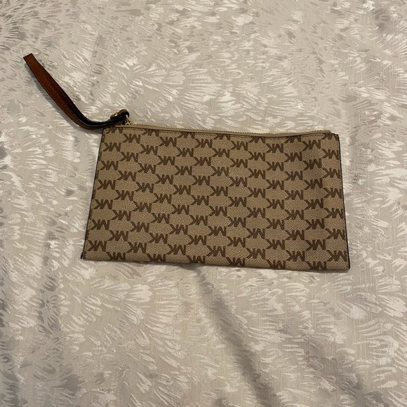 Michael Kors Wristlet - Picture 2 of 3